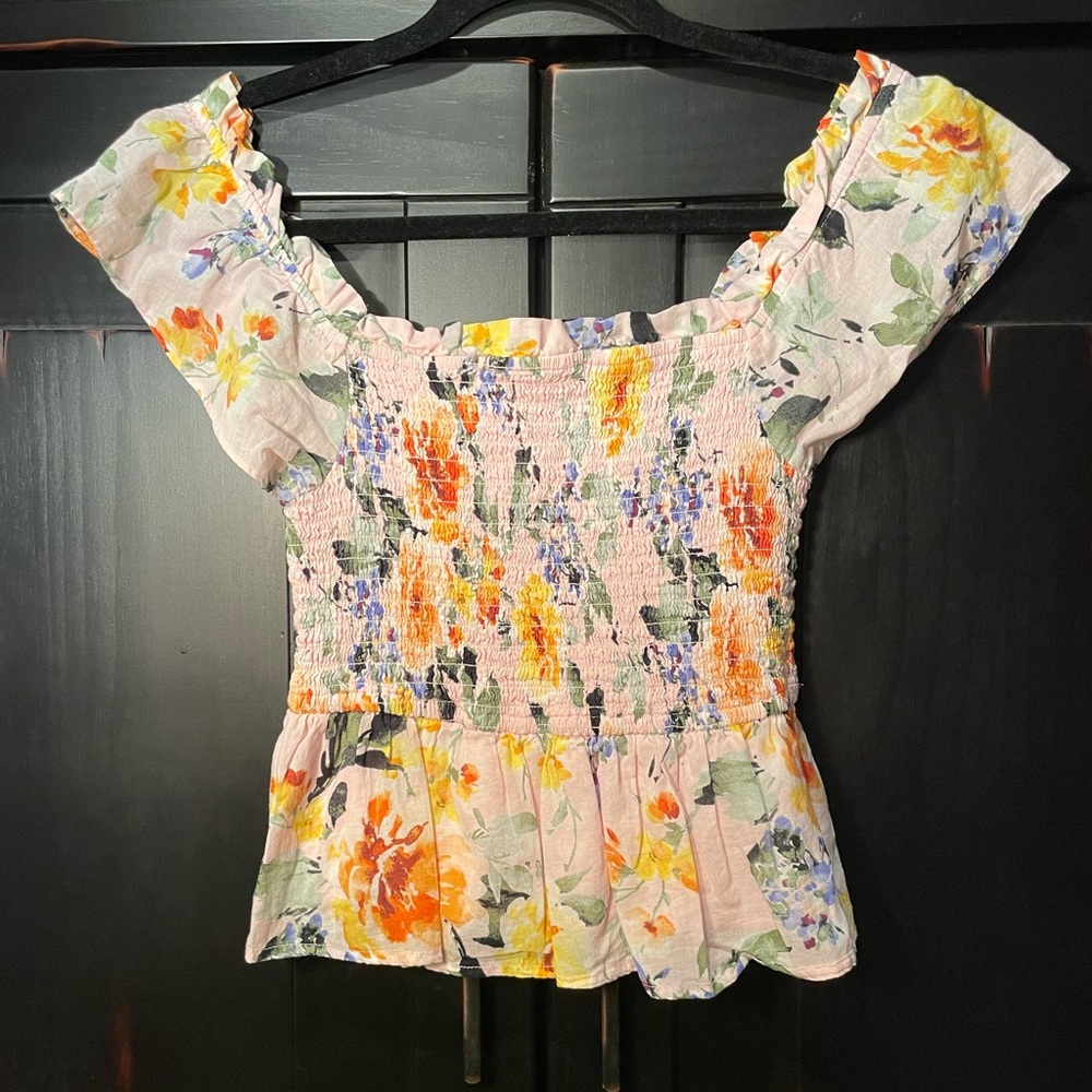 Cute Floral Top Size S